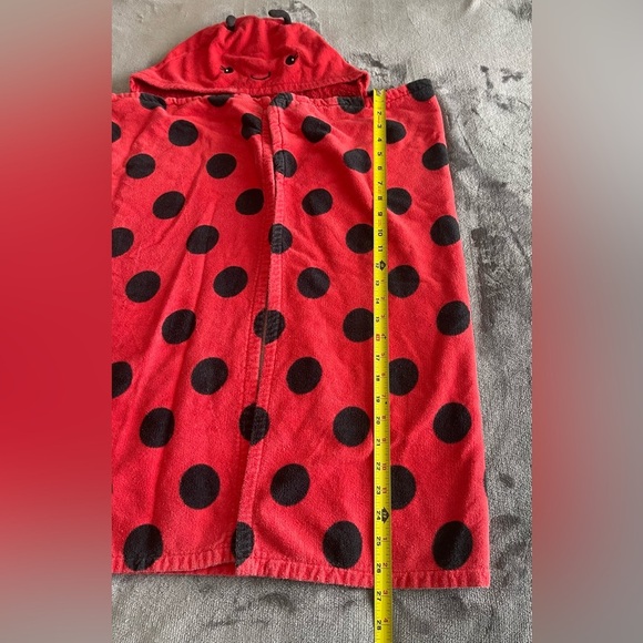 Carters Girls Hooded Towel One Size Strawberry Ladybug Beach Swimming Lessons - Picture 3 of 11